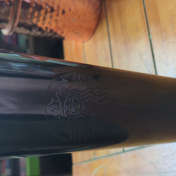 Starbucks tumbler with straw - Picture 2 of 4